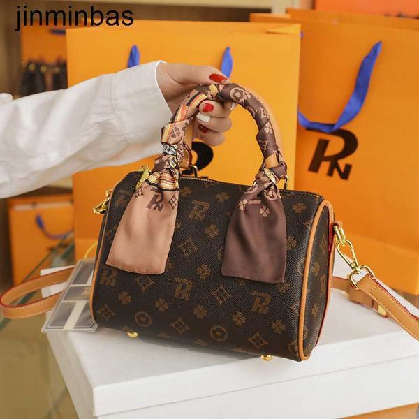 tote bsg factory wholesale and retail 2023 new fashion women's bag simple personality boston pillow crossbody one shoulder mini old flo
tote bsg factory wholesale and retail 2023 new fashion women's bag simple personality boston pillow crossbody one shoulder mini old flo