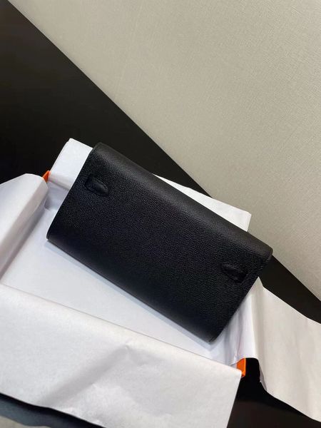 2022 bags aw carrying austria full diamond underarm bag chain fashion high-end brand luxury women's
2022 bags aw carrying austria full diamond underarm bag chain fashion high-end brand luxury women's