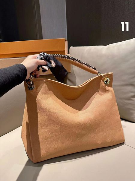 7a fashion designer bags luxury large capacity tote bag genuine leather embossing shopping bag vintage retro handbag 44cm original packaging
7a fashion designer bags luxury large capacity tote bag genuine leather embossing shopping bag vintage retro handbag 44cm original packaging