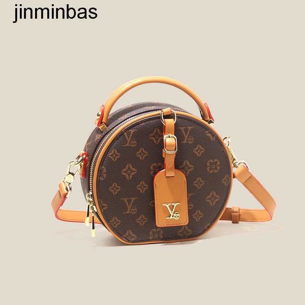 tote bsg factory wholesale and retail 2023 new autumn winter small round bag fashion versatile crossbody advanced single shoulder hheld cake
tote bsg factory wholesale and retail 2023 new autumn winter small round bag fashion versatile crossbody advanced single shoulder hheld cake