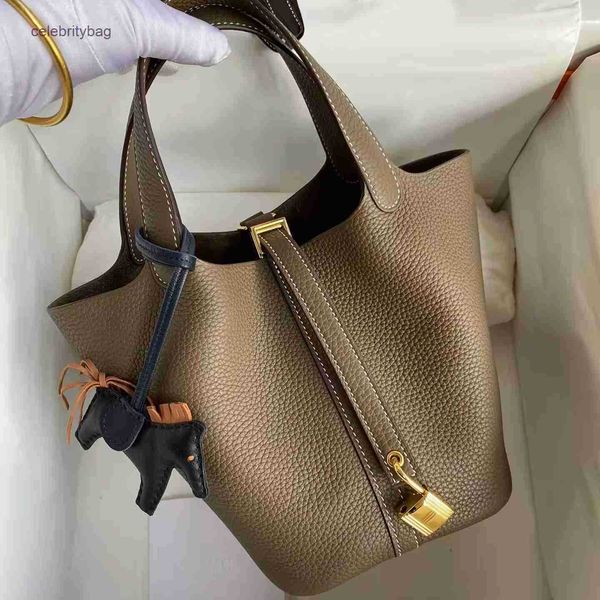 original designer herms picotin locks bags fully hand sewn tc kraft wax thread vegetable basket women's bag leather bucket layer lychee
original designer herms picotin locks bags fully hand sewn tc kraft wax thread vegetable basket women's bag leather bucket layer lychee