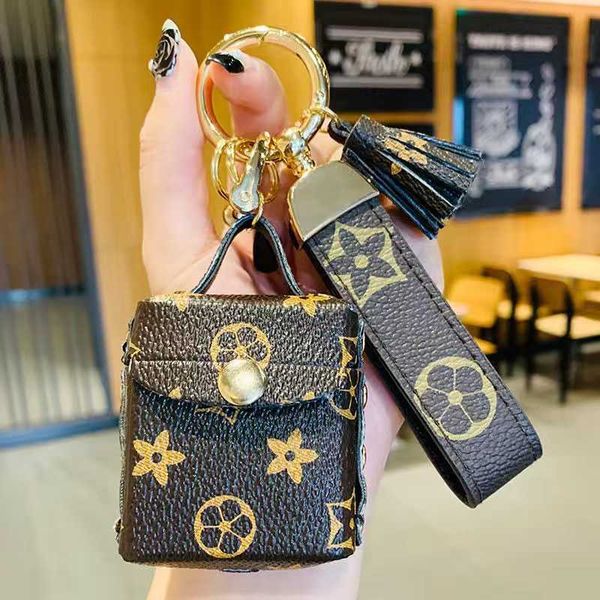2022 luxury designer keychain leather key chains lovely wallet fashion accessories lover gift handmade men women bag pendant delivery, Silver
2022 luxury designer keychain leather key chains lovely wallet fashion accessories lover gift handmade men women bag pendant delivery, Silver