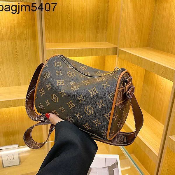 tote bsg factory wholesale and retail autumn winter 2023 new print korean women's small square bag fashion net red pillow large capacit
tote bsg factory wholesale and retail autumn winter 2023 new print korean women's small square bag fashion net red pillow large capacit