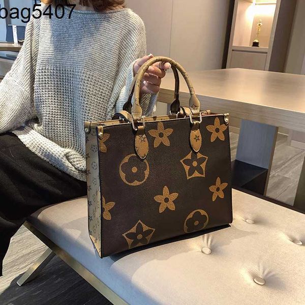 tote bsg factory wholesale and retail l family women's bag 2023 new old flower large net red single shoulder diagonal hand capacity pri
tote bsg factory wholesale and retail l family women's bag 2023 new old flower large net red single shoulder diagonal hand capacity pri