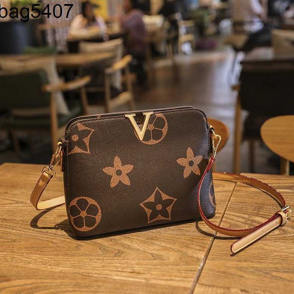 tote bsg factory wholesale and retail guangzhou women's bag 2023 new fashion old flower msenger bag fashion shoulder temperament shell
tote bsg factory wholesale and retail guangzhou women's bag 2023 new fashion old flower msenger bag fashion shoulder temperament shell