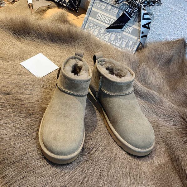 boots snow boots of the same style women's leather wool plush short anti-skid casual warm shoes, Black
boots snow boots of the same style women's leather wool plush short anti-skid casual warm shoes, Black