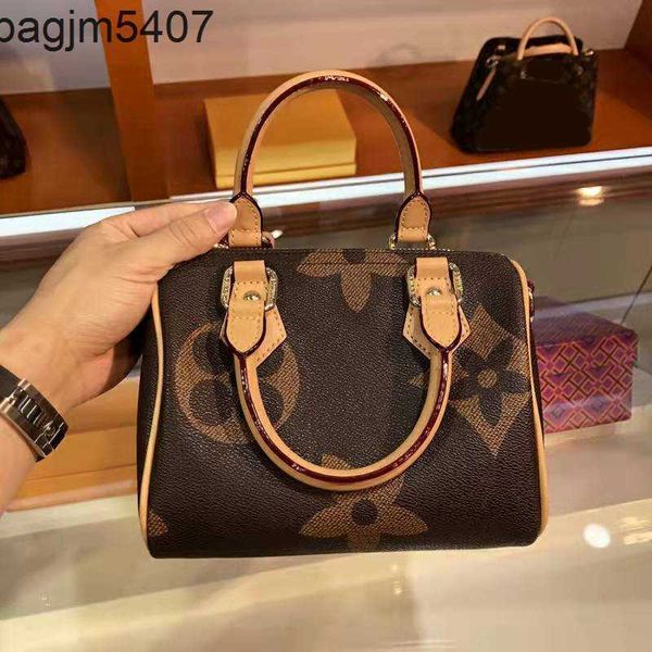 tote bsg factory wholesale and retail women's bag 2023 new fashion trend large capacity portable msenger single shoulder flower pillow
tote bsg factory wholesale and retail women's bag 2023 new fashion trend large capacity portable msenger single shoulder flower pillow