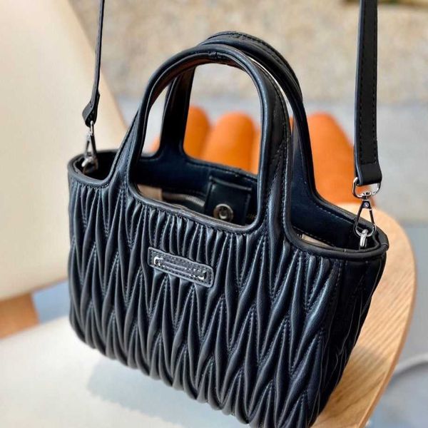 designer mumu handbags new style dish basket women's pleated women's advanced feeling hand one shoulder
designer mumu handbags new style dish basket women's pleated women's advanced feeling hand one shoulder
