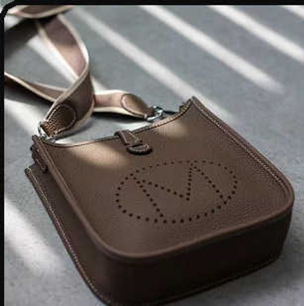 factory direct sales 50% off designer bags 2022 genuine leather women's star same summer bi mini msenger versatile shoulder
factory direct sales 50% off designer bags 2022 genuine leather women's star same summer bi mini msenger versatile shoulder