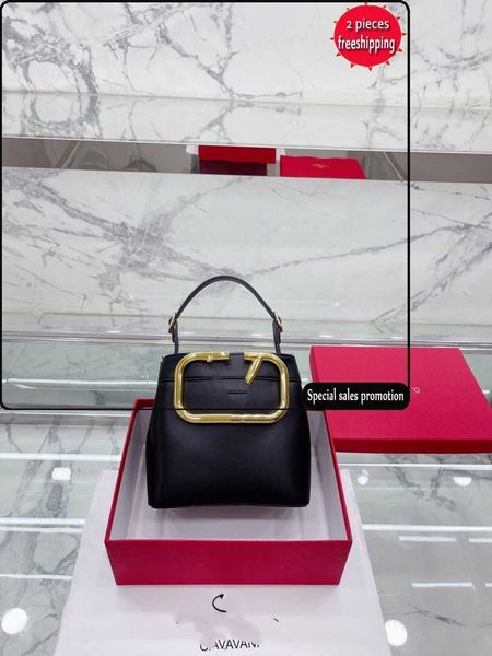 factory direct sales 50% off designer bags huajia big v bag handheld crossbody women's bucket
factory direct sales 50% off designer bags huajia big v bag handheld crossbody women's bucket