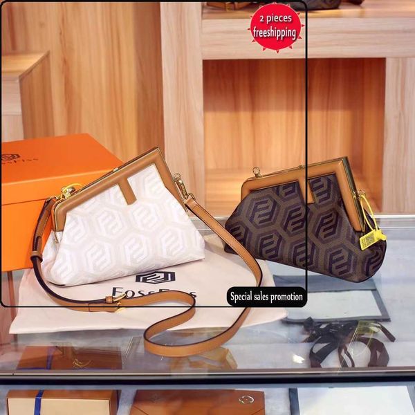 designer bags genuine leather women's light luxury small dign antique clip portable one shoulder cross body french stick 
designer bags genuine leather women's light luxury small dign antique clip portable one shoulder cross body french stick