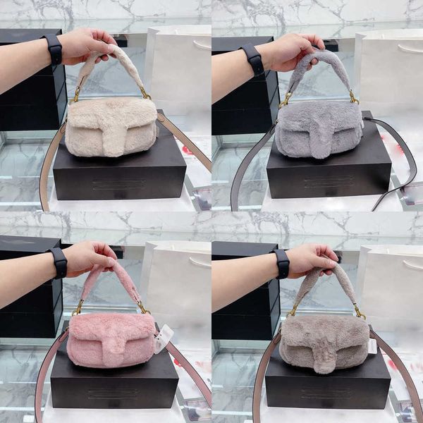 evening bags totes coa pillow tabb designer plush crossbody pouch winter womens tote luxurys design handbag shoulder purse 221024
evening bags totes coa pillow tabb designer plush crossbody pouch winter womens tote luxurys design handbag shoulder purse 221024