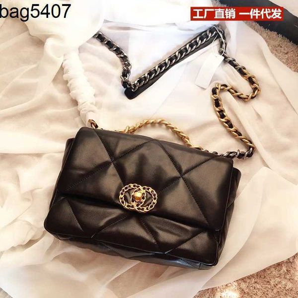 women's luxury bag shop 80% factory 2023 new lingge chain cloud bag fashion sheep small square versatile one shoulder oblique straddle
women's luxury bag shop 80% factory 2023 new lingge chain cloud bag fashion sheep small square versatile one shoulder oblique straddle