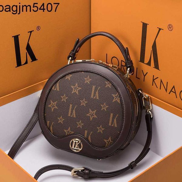 tote bsg factory wholesale and retail hong kong round bag women 2023 new fashion one shoulder crossbody handheld small versatile cake
tote bsg factory wholesale and retail hong kong round bag women 2023 new fashion one shoulder crossbody handheld small versatile cake