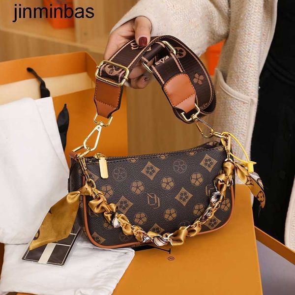 tote bsg factory wholesale and retail new spring printed mobile bag fashion texture one shoulder crossbody mh red ocean chain small girl
tote bsg factory wholesale and retail new spring printed mobile bag fashion texture one shoulder crossbody mh red ocean chain small girl