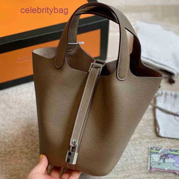 herme bag picotin locks 2022 designer s picotins lock autumn and winter women's head leather messenger handbag bucket silk scarf quanti
herme bag picotin locks 2022 designer s picotins lock autumn and winter women's head leather messenger handbag bucket silk scarf quanti