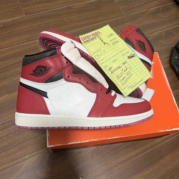 1 high og chicago lost and found shoes 1s dz5485-612 gs fd1437-612 chicago reimagined sneakers outdoor for women men varsity red with box si
1 high og chicago lost and found shoes 1s dz5485-612 gs fd1437-612 chicago reimagined sneakers outdoor for women men varsity red with box si