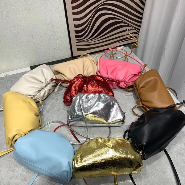 fashion designer clutch bags women handbag solid leather cloud bag women simple makeup banquet luxury hand purse handbags casual tote wallet
fashion designer clutch bags women handbag solid leather cloud bag women simple makeup banquet luxury hand purse handbags casual tote wallet