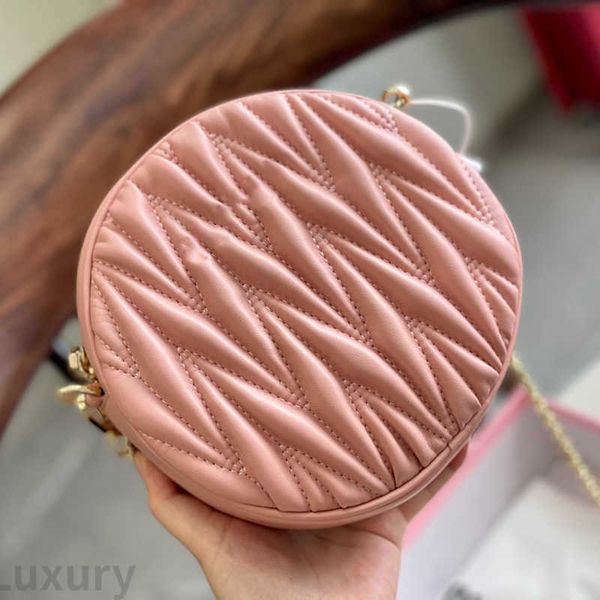 luxury miubag circular designer bags women cute tote bag leather handbag zipper crossbody purses 2211127
luxury miubag circular designer bags women cute tote bag leather handbag zipper crossbody purses 2211127