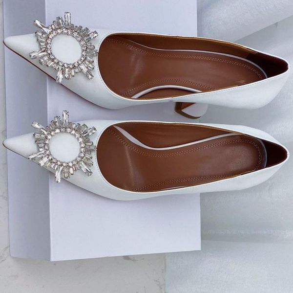 shoes designer dress for womens amina muaddi fashion luxury shine diamond crystal sunflower buckle pumps transparent pvc 9.5cm high yq9e, Black
shoes designer dress for womens amina muaddi fashion luxury shine diamond crystal sunflower buckle pumps transparent pvc 9.5cm high yq9e, Black