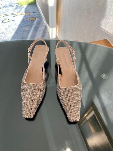 popular sandals 2023 women's new summer rivet french small heel shoes baotou low, Black
popular sandals 2023 women's new summer rivet french small heel shoes baotou low, Black