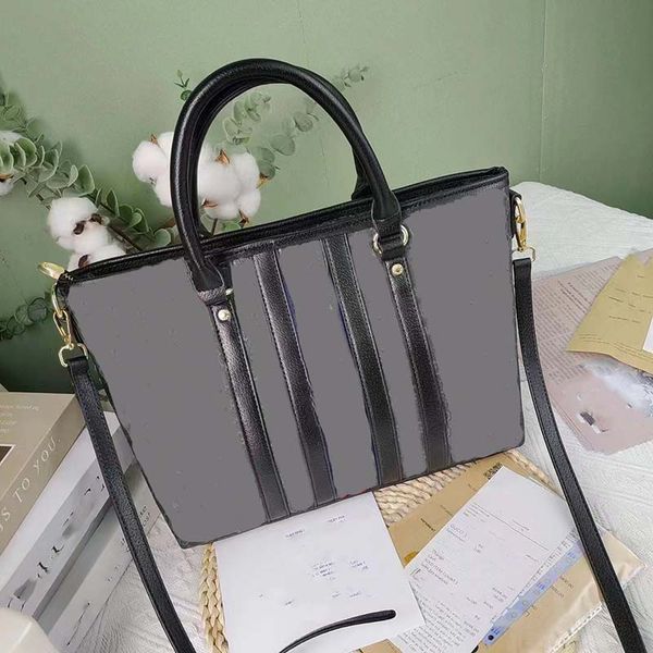 new large capacity vintage printed handbag one shoulder messenger bag for various occasions # 102392
new large capacity vintage printed handbag one shoulder messenger bag for various occasions # 102392