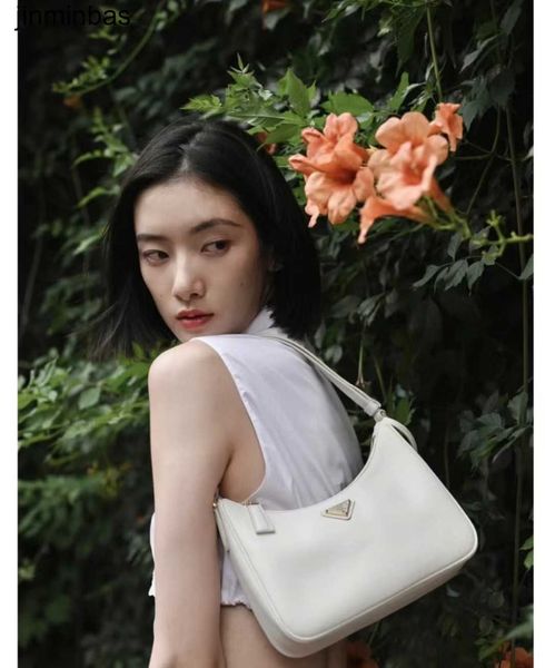 luxury tote bag autumn and winter p home 2023 new style all super fiber leather armpit classic versatile solid shoulder msenger
luxury tote bag autumn and winter p home 2023 new style all super fiber leather armpit classic versatile solid shoulder msenger