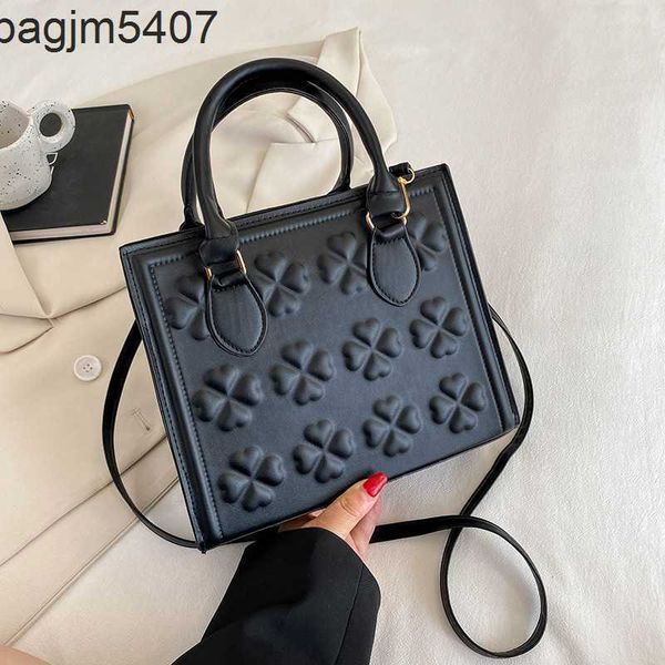 tote bsg factory wholesale and retail fashion handheld women's bag 2023 summer new four leaf grass embossed casual small square simple
tote bsg factory wholesale and retail fashion handheld women's bag 2023 summer new four leaf grass embossed casual small square simple