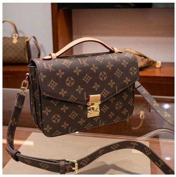 233ssd shoulder bags luxury handbags women silver handle purse half round design brand leather underarm flap shoulder bag fashion tote handb, Red;black
233ssd shoulder bags luxury handbags women silver handle purse half round design brand leather underarm flap shoulder bag fashion tote handb, Red;black