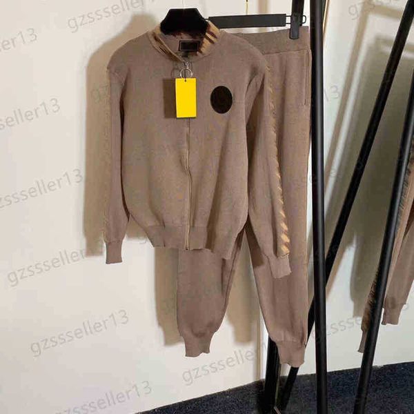 designer tracksuit women autumn and winter clothes letter logo print webbing 2 piece sets knitted cardigan zip-up jacket and elasticated wai, Gray
designer tracksuit women autumn and winter clothes letter logo print webbing 2 piece sets knitted cardigan zip-up jacket and elasticated wai, Gray