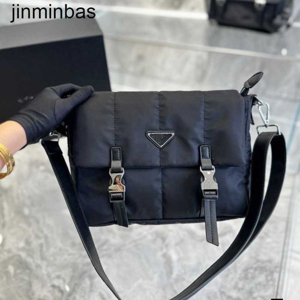 luxury tote bag 2023 new bag p family nylon postman waterproof cloth men's and women's parachute flap single shoulder oblique stra
luxury tote bag 2023 new bag p family nylon postman waterproof cloth men's and women's parachute flap single shoulder oblique stra