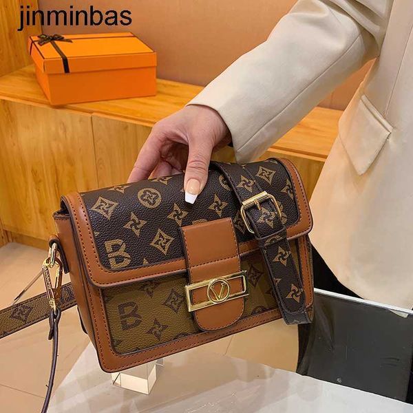 tote bsg factory wholesale and retail women's new bag 2023 niche women's fashion versatile one shoulder msenger bag portable small
tote bsg factory wholesale and retail women's new bag 2023 niche women's fashion versatile one shoulder msenger bag portable small