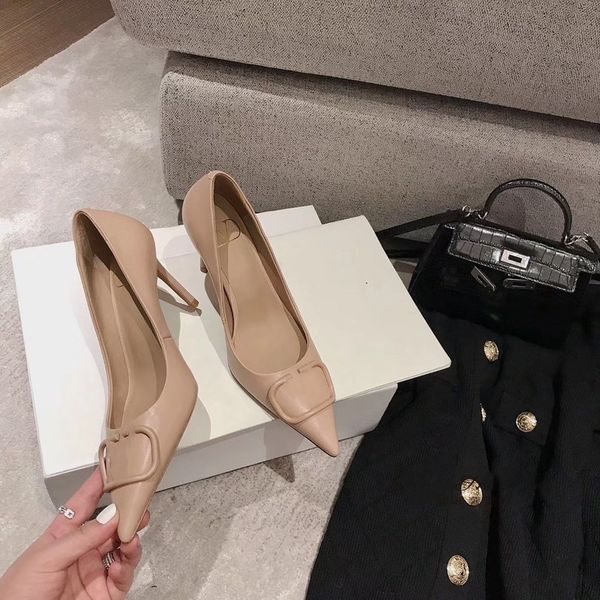 2022 new brand sandals designer ladies rivet stiletto high heel versatile temperament metal v buckle french pointed toe shoes light, Black
2022 new brand sandals designer ladies rivet stiletto high heel versatile temperament metal v buckle french pointed toe shoes light, Black