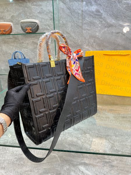 fashion tote women bag new high-capacity cowhide handbag f logo quilted stitching luxury shoulder bag brand commuter europe
fashion tote women bag new high-capacity cowhide handbag f logo quilted stitching luxury shoulder bag brand commuter europe