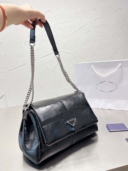 new classic retro chain bag fashion designer women's one shoulder crossbody bag for all occasions
new classic retro chain bag fashion designer women's one shoulder crossbody bag for all occasions