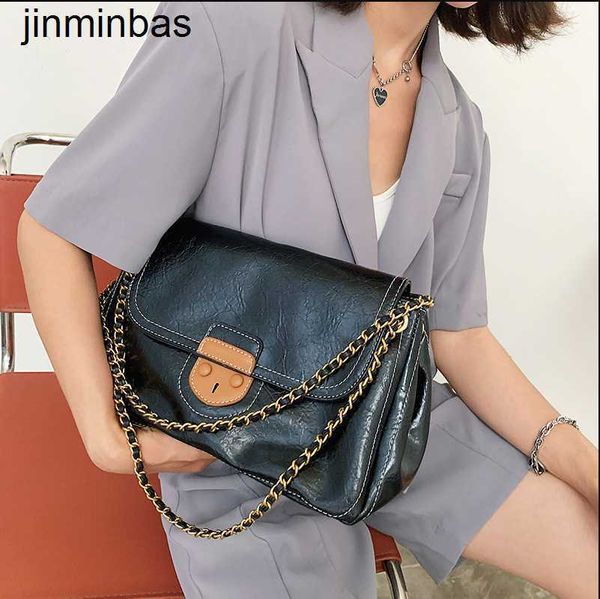 luxury tote bag p home vintage oil wax leather middle ancient flap armpit wandering wind versatile fashion chain
luxury tote bag p home vintage oil wax leather middle ancient flap armpit wandering wind versatile fashion chain