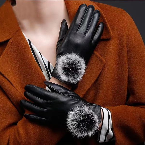 2022 new designer plush repair warm gloves touchable screen, Blue;gray
2022 new designer plush repair warm gloves touchable screen, Blue;gray