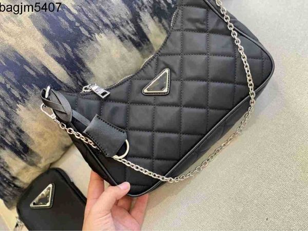 luxury tote bag factory clearance wholesale and retail new three in one sewing mailman hobo shoulder msenger
luxury tote bag factory clearance wholesale and retail new three in one sewing mailman hobo shoulder msenger