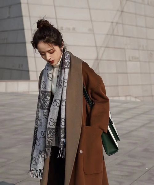 luxury brand designer scarf knitted spring winter women scarf letter warm cashmere scarves shawls neck bandana pashmina lady wrap 2276, Blue;gray
luxury brand designer scarf knitted spring winter women scarf letter warm cashmere scarves shawls neck bandana pashmina lady wrap 2276, Blue;gray
