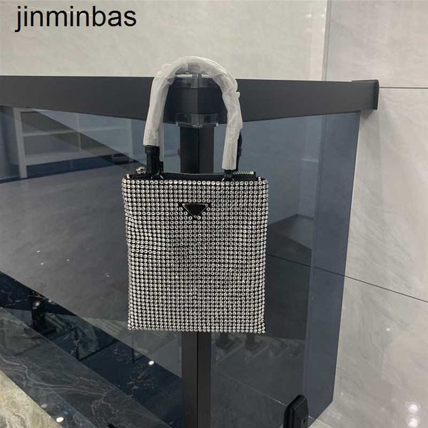 luxury tote bag 2023 new p family msenger women's diamond chain single shoulder fashion portable small square
luxury tote bag 2023 new p family msenger women's diamond chain single shoulder fashion portable small square