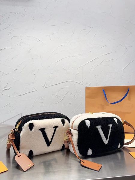luxury designer waistpack crossbody bag latest handbag famous bumbag fashion shoulder bag teddy men's and women's chest bags
luxury designer waistpack crossbody bag latest handbag famous bumbag fashion shoulder bag teddy men's and women's chest bags