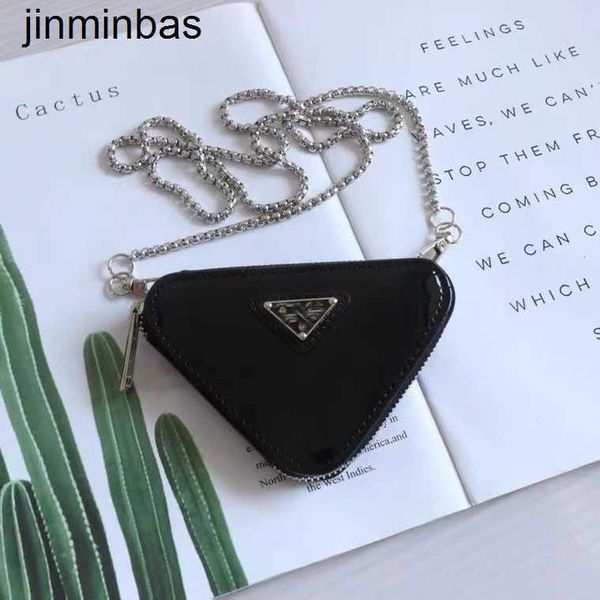 luxury tote bag p family mirror mini triangle bag lipstick headset single shoulder cross chain men's and women's waist
luxury tote bag p family mirror mini triangle bag lipstick headset single shoulder cross chain men's and women's waist