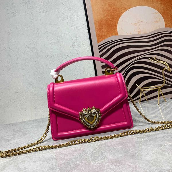 shoulder bag tote bag luxury brand designer handbags handbag ladies fashion retro gold buckle messenger women bags party clutch 211122
shoulder bag tote bag luxury brand designer handbags handbag ladies fashion retro gold buckle messenger women bags party clutch 211122