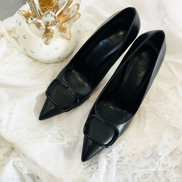 2022 v brand ladies dress shoes new metal buckle pointed toe stiletto female black 6cm 8cm 10cm ladies wedding party
2022 v brand ladies dress shoes new metal buckle pointed toe stiletto female black 6cm 8cm 10cm ladies wedding party