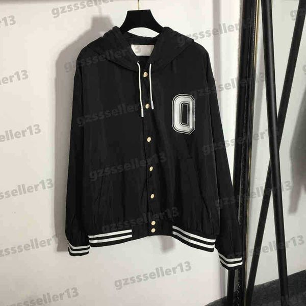 luxury designer womens jacket ce fashion brand letter printed hooded jacket inside pocket 2022aw button cardigan jackets coats women clothin, Black;brown
luxury designer womens jacket ce fashion brand letter printed hooded jacket inside pocket 2022aw button cardigan jackets coats women clothin, Black;brown