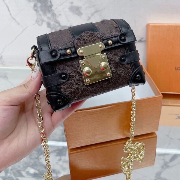 designer classical retro style shackle shoulder messenger bags purse handbag satchel handbag girl fashion trend bag shopping banquet leisure
designer classical retro style shackle shoulder messenger bags purse handbag satchel handbag girl fashion trend bag shopping banquet leisure