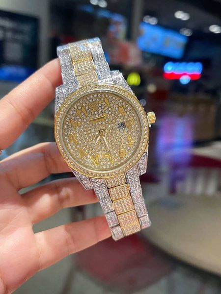 2022 all steel bow buckle with a unique noble and elegant temperament of men's drill face watch, Slivery;brown
2022 all steel bow buckle with a unique noble and elegant temperament of men's drill face watch, Slivery;brown