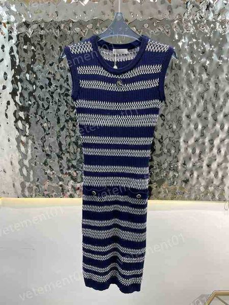 designer women dresses summer new fake pocket design chest gold logo sleeveless dress luxury summer party dresses for women 0912, Black;gray
designer women dresses summer new fake pocket design chest gold logo sleeveless dress luxury summer party dresses for women 0912, Black;gray