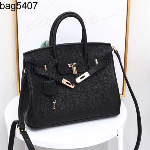 design bag shop 80% wholesale and retail pu litchi pattern oblique cross hand carrying women's multi-color optional small single label
design bag shop 80% wholesale and retail pu litchi pattern oblique cross hand carrying women's multi-color optional small single label