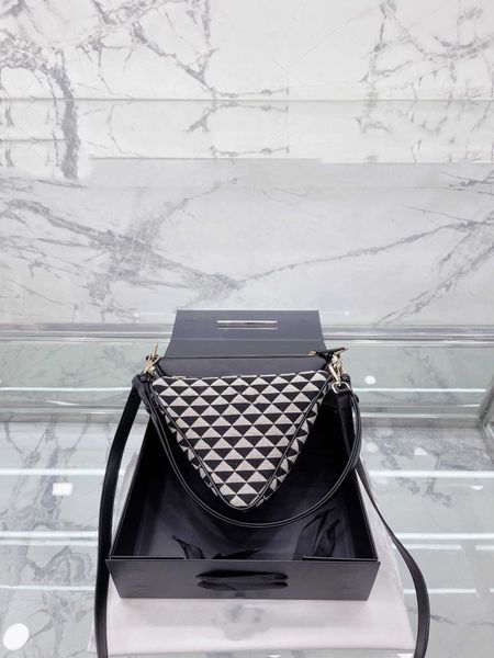 new luxury triangle handbags women fashion bags designer shoulder evening clutch bag messenger a quality totes for women brand
new luxury triangle handbags women fashion bags designer shoulder evening clutch bag messenger a quality totes for women brand